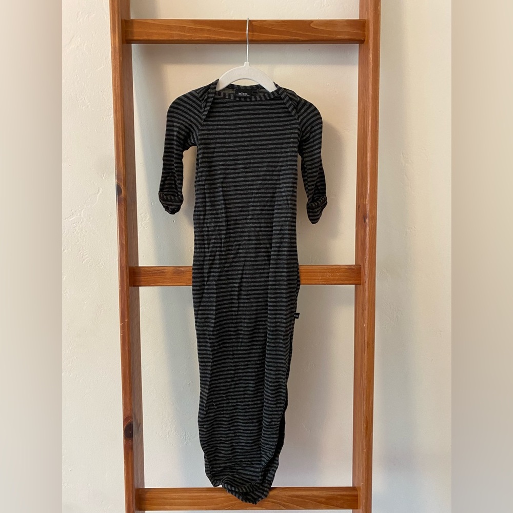 b|co knotted baby gown- black stripes
